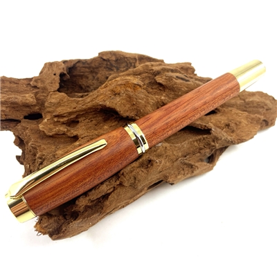 Drevené plniace pero Elegance - Bloodwood gold